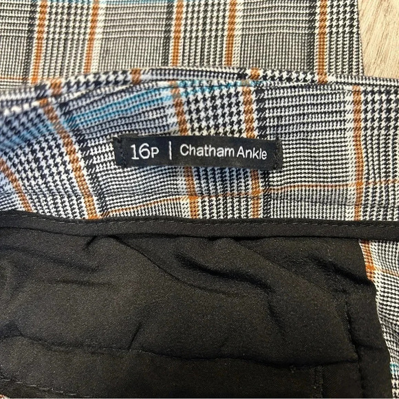 Women’s Talbots Chatham Ankle Pants / Plaid Print Button Ankle Detailing / 16P - Picture 6 of 8